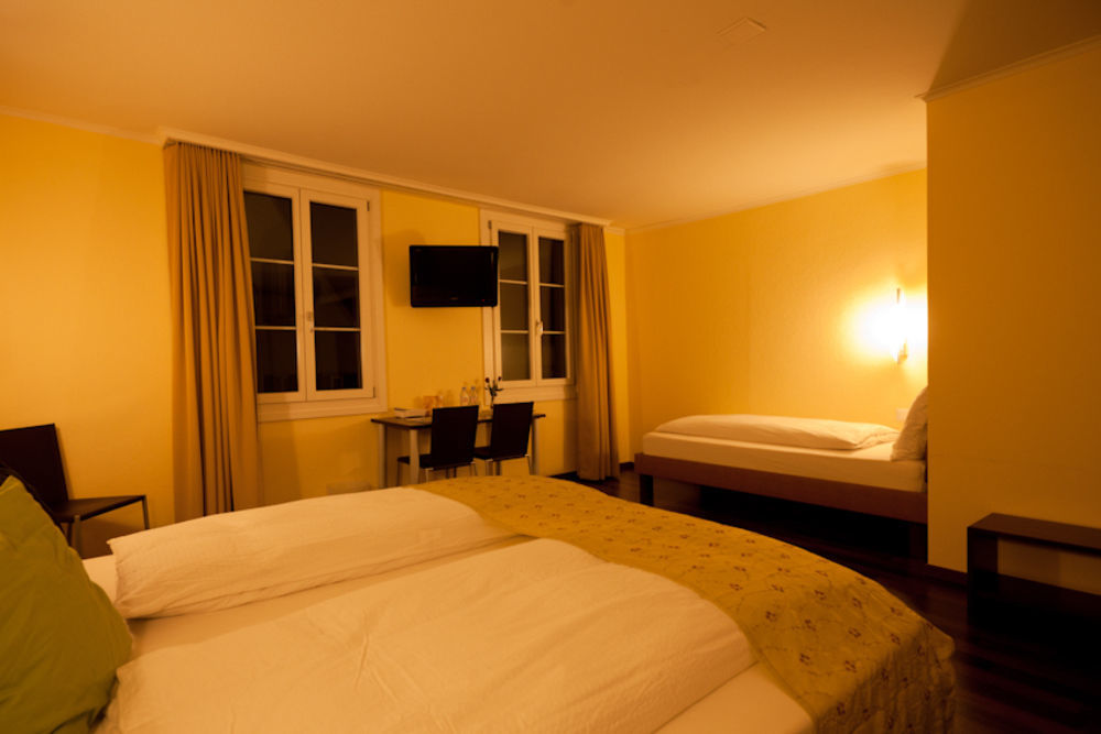 Hotel Restaurant Goldener Schluessel Altdorf Exteriör bild
