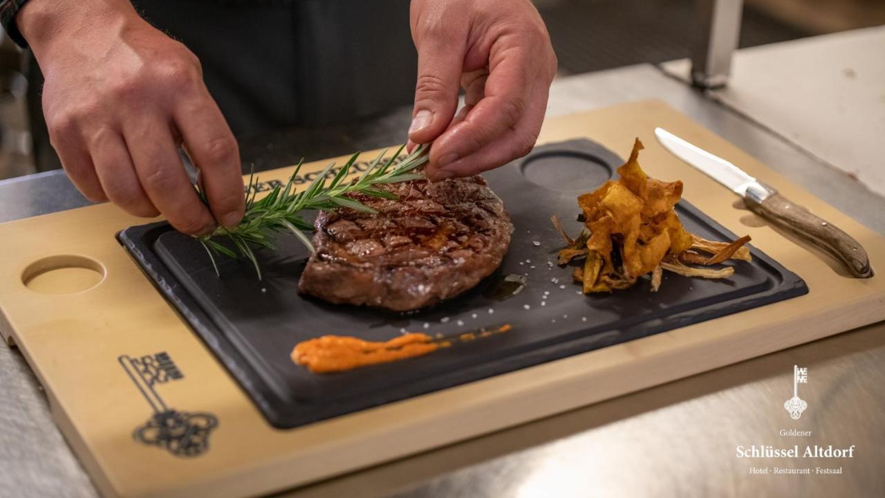 Hotel Restaurant Goldener Schluessel Altdorf Exteriör bild